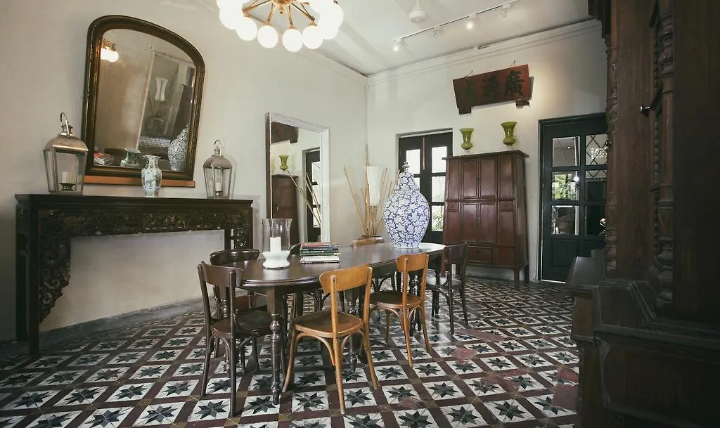 Hotel Muntri Mews George Town 4*,