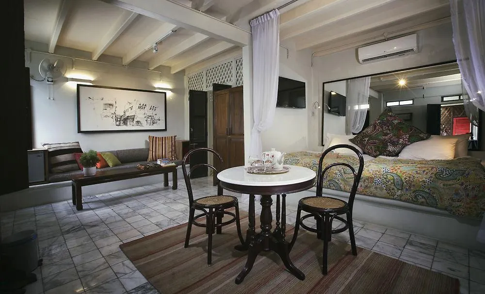 Hotel Muntri Mews George Town 4*,